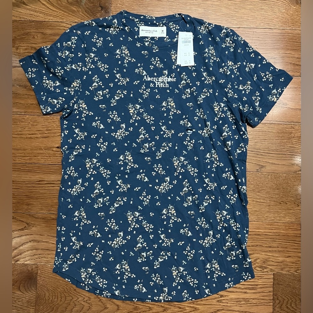 NEW Men's Abercrombie and Fitch Medium Soft Flowers T-Shirt